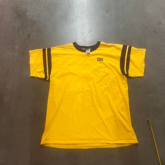 Vintage 90s yellow Iowa state tshirt collegiate‎ college - Picture 1 of 5